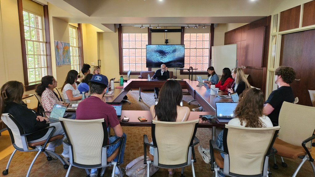 Pulitzer-winning correspondent David Zucchino ’73 preps students for international&nbsp;reporting